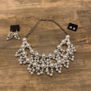 🎄4/25🎄 White Pearl  Diamond Earrings & Necklace